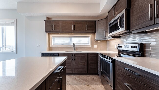 The Link in Edmonton, AB - Building Photo - Building Photo