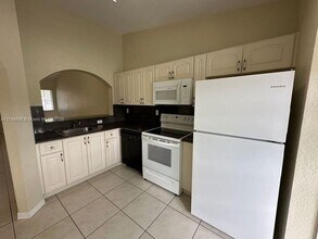 1260 SE 29th St in Homestead, FL - Building Photo - Building Photo