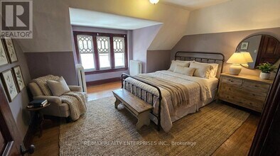 142 Emerald St S in Hamilton, ON - Building Photo - Building Photo