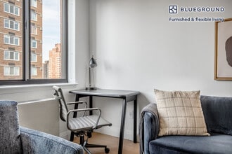 345 E 94th St in New York, NY - Building Photo - Building Photo