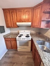 4 Carillon Dr in Rocky Hill, CT - Building Photo - Building Photo