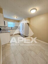 7324 Deane Hill Dr in Knoxville, TN - Building Photo - Building Photo