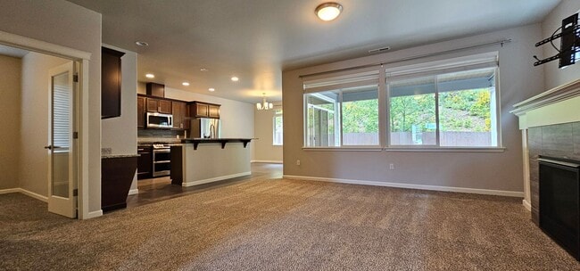 2454 Puget Sound Blvd in Bremerton, WA - Building Photo - Building Photo