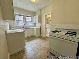 163 Summer St in Somerville, MA - Building Photo