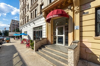 3658-3666 Broadway in New York, NY - Building Photo - Building Photo