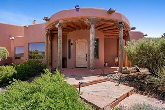 28 Canon Escondido in Sandia Park, NM - Foto de edificio - Building Photo