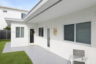 3071 SW 27th Ln in Miami, FL - Building Photo