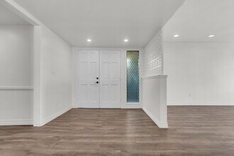 1621 W 122nd St in Los Angeles, CA - Building Photo - Building Photo