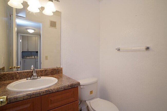 2854 NW 55th Ave, Unit 1A in Lauderhill, FL - Building Photo - Building Photo