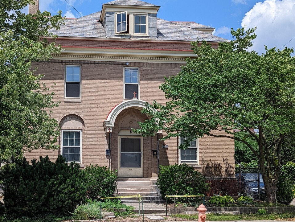 354 Buttles Ave in Columbus, OH - Building Photo