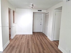 16801 NE 14th Ave in Miami, FL - Building Photo - Building Photo