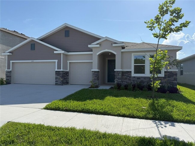 property at 2113 Warren Acrs Blvd