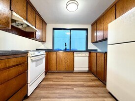 4463-4463 SW Garden Home Rd in Portland, OR - Building Photo