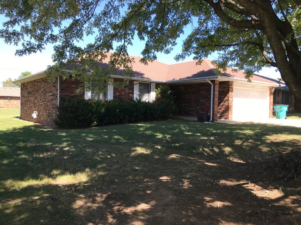 1139 W Whiteside St in Springfield, MO - Building Photo