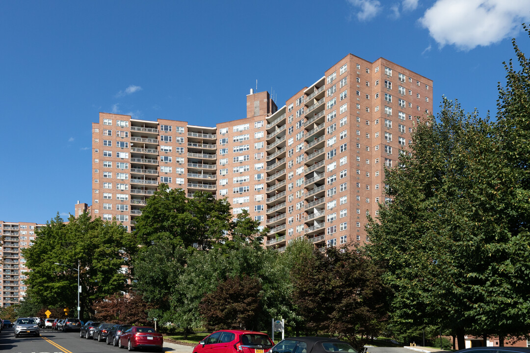 Skyview on the Hudson in Bronx, NY - Building Photo