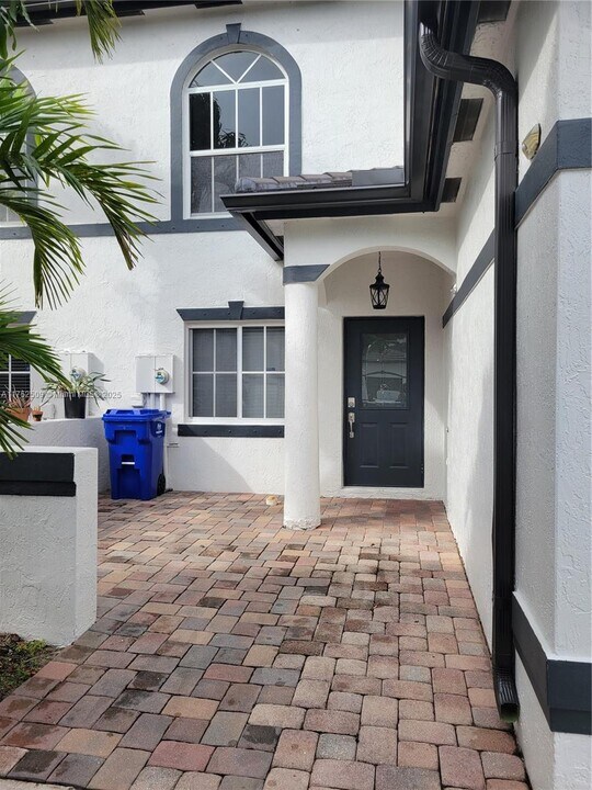 12911 SW 49th Ct in Miramar, FL - Building Photo