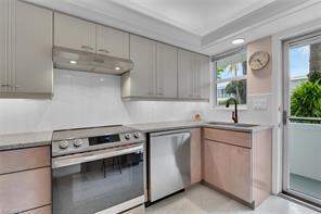 288 2nd St S-Unit -288 in Naples, FL - Building Photo - Building Photo