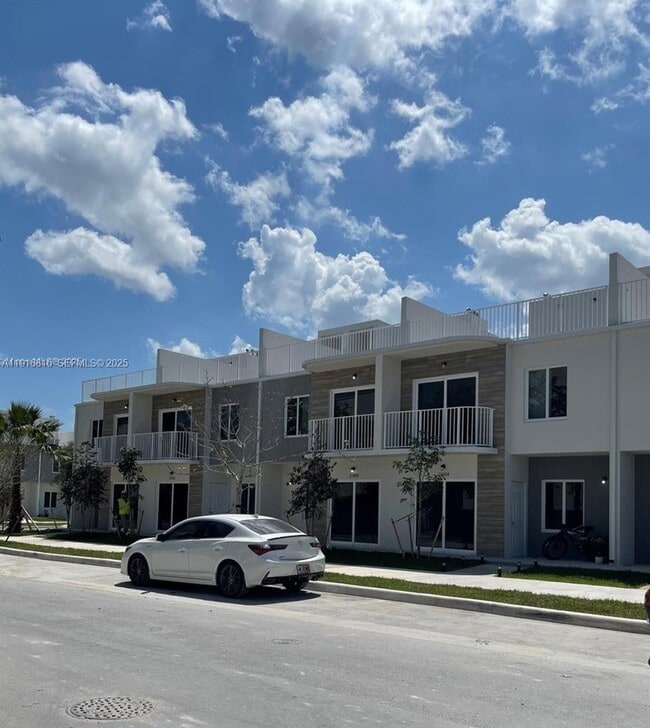 25842 SW 144th Ave in Princeton, FL - Building Photo - Building Photo