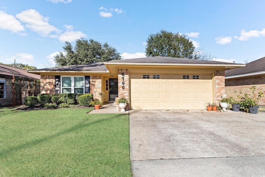 6760 Gladys Ave in Beaumont, TX - Foto de edificio