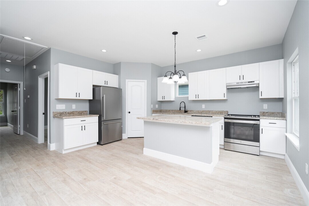 3710 Rockingham St in Houston, TX - Building Photo