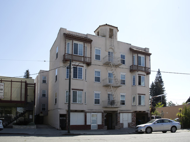 6616 Telegraph Ave in Oakland, CA - Building Photo - Building Photo