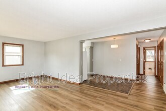 9602 Pleasant Ave S in Bloomington, MN - Building Photo - Building Photo