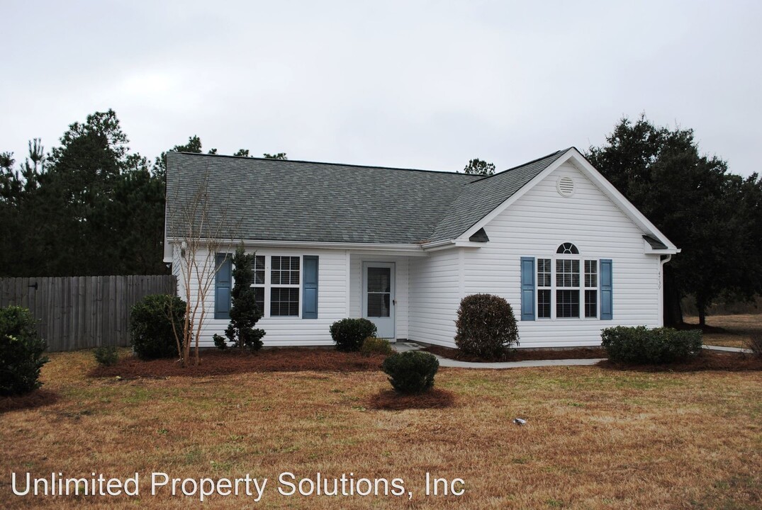 4739 Halyard Rd SE in Southport, NC - Building Photo