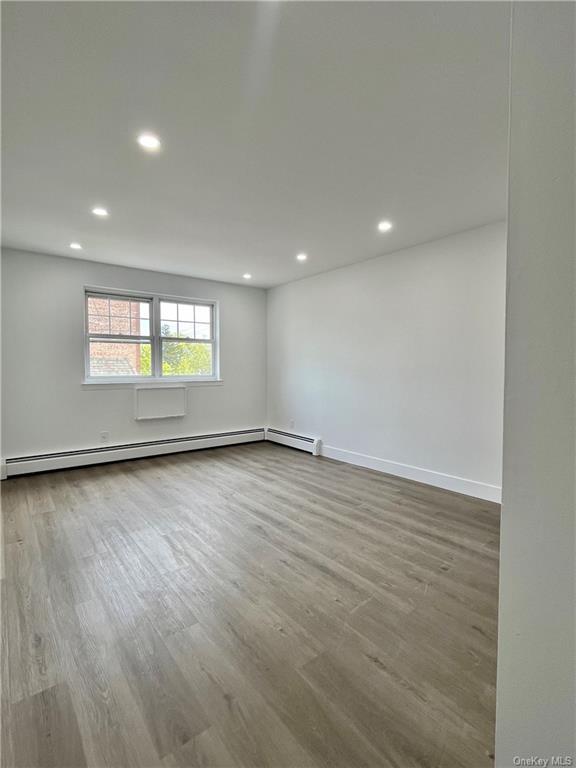 4202 Oneida Ave, Unit 2 in Bronx, NY - Foto de edificio - Building Photo