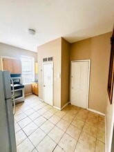 737 Montgomery St in Jersey City, NJ - Building Photo - Building Photo