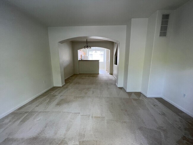 10250 NE Snoqualmie St in Hillsboro, OR - Building Photo - Building Photo