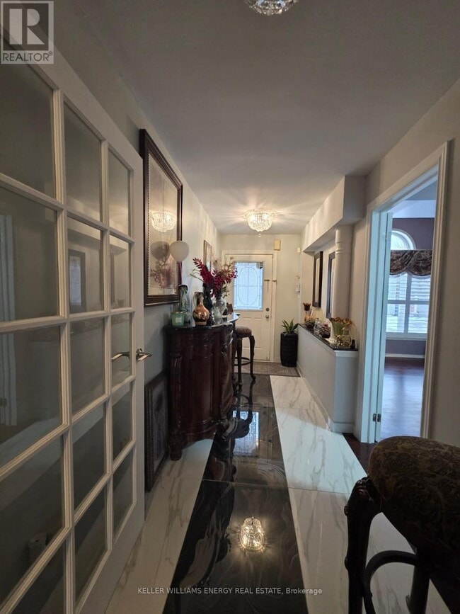 12 Phillpot Ln in Ajax, ON - Building Photo - Building Photo