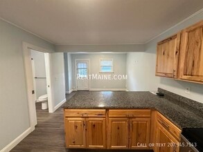 227 Ohio St in Bangor, ME - Building Photo - Building Photo