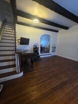 232-20 143rd Ave in Queens, NY - Building Photo