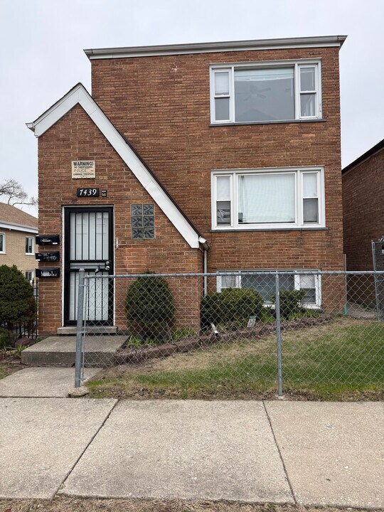 7439 W 64th St, Unit 2 in Summit, IL - Building Photo