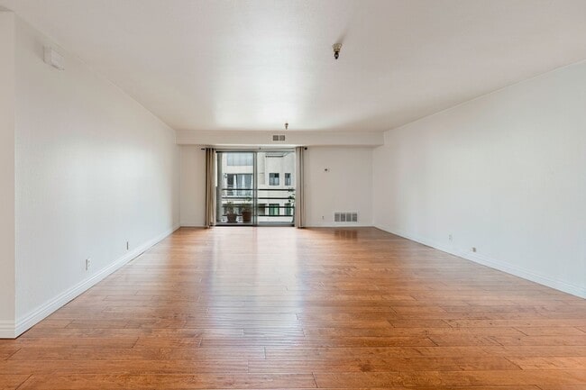 4132 E Mendez St in Long Beach, CA - Building Photo - Building Photo