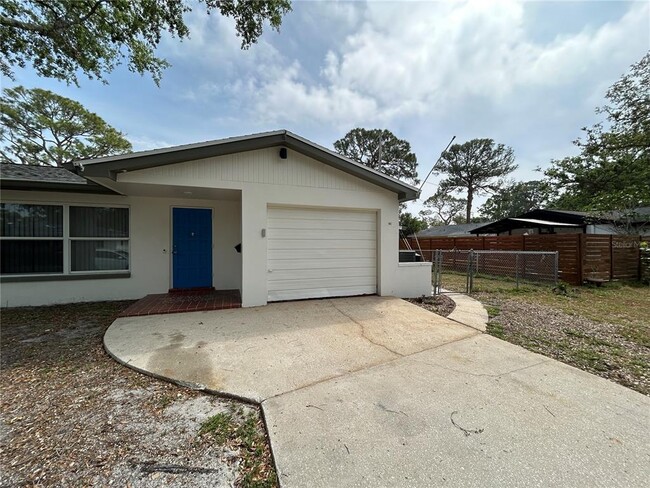 4965 Huntington St NE in St. Petersburg, FL - Building Photo - Building Photo