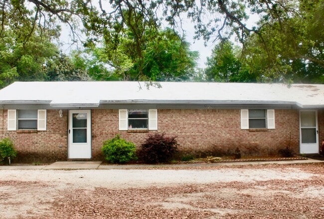 property at 719 Navy St