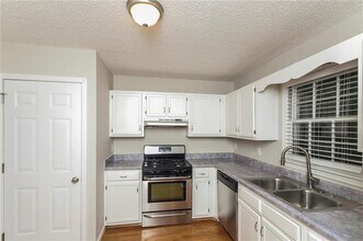 503 Stratford Dr in Douglasville, GA - Building Photo - Building Photo