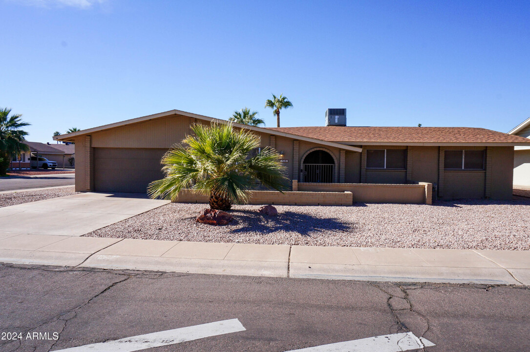 2526 S Los Feliz Dr in Tempe, AZ - Foto de edificio