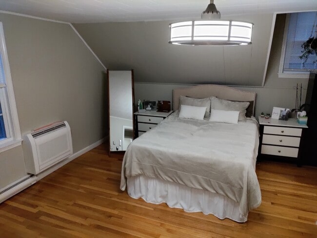 338 Newport Ave, Unit 3 in Attleboro, MA - Building Photo - Building Photo
