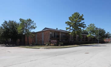 Chase View Apartments in Houston, TX - Foto de edificio - Building Photo