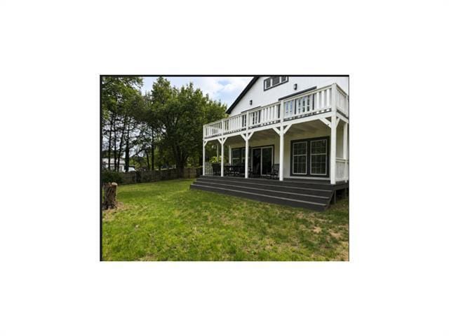 property at 1121 E Texas St