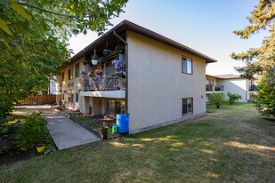 Bowness 4347 Apartments in Calgary, AB - Building Photo