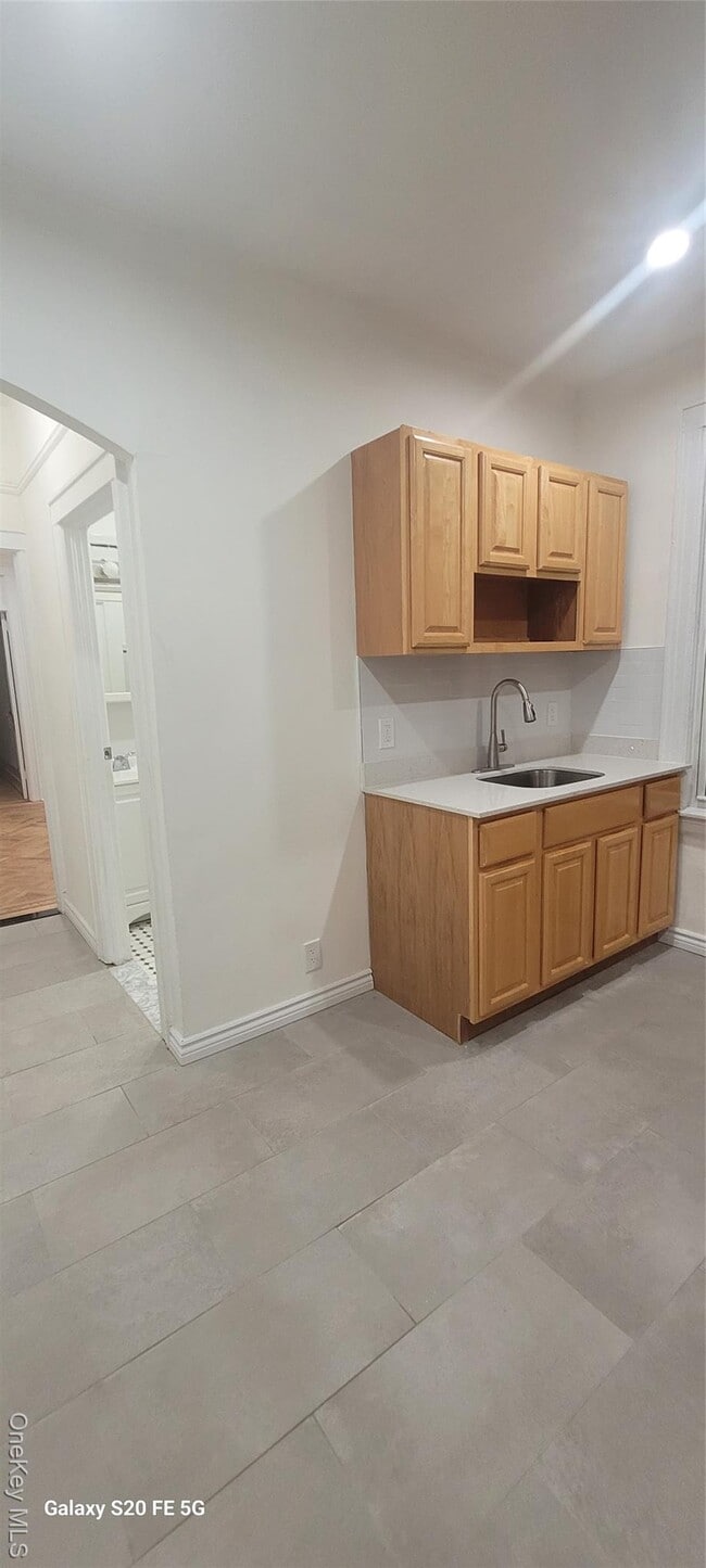 238-05 Braddock Ave in Queens, NY - Building Photo - Building Photo