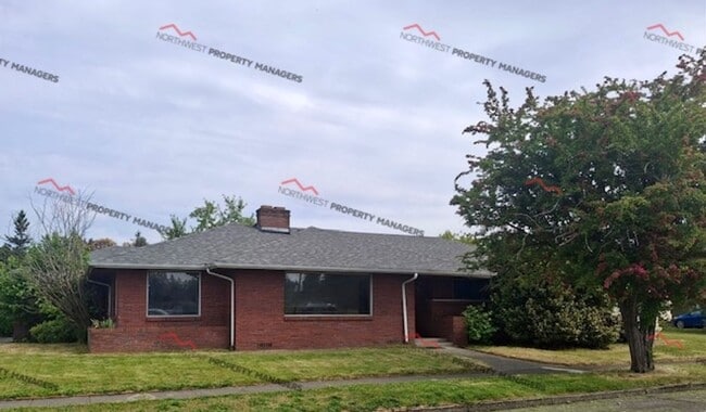 property at 404 S Washington Ave