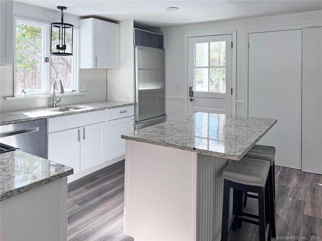 4 Fermily Ln in Westport, CT - Building Photo - Building Photo