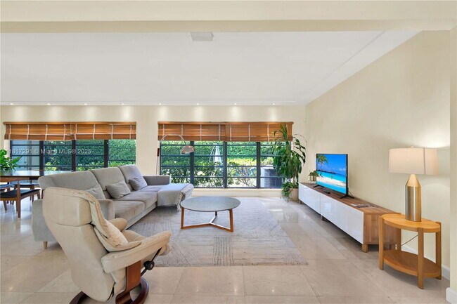 535 Palermo Ave in Coral Gables, FL - Building Photo - Building Photo
