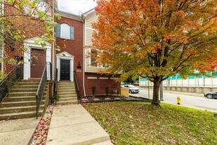 813 William Howard Taft Rd in Cincinnati, OH - Building Photo