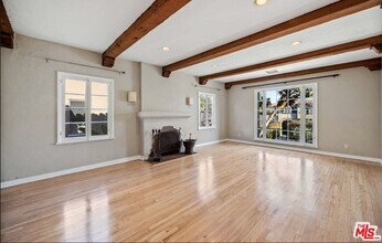 1217 Stearns Dr in Los Angeles, CA - Building Photo - Building Photo