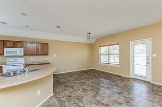 108 Centennial Pl in Crowley, TX - Building Photo - Building Photo